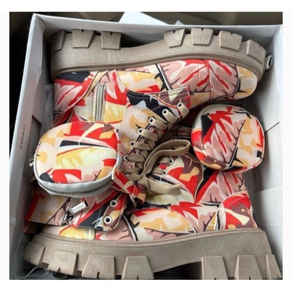Cape Robbin Printed Combat Boots Size 6 Chunky Lug Sole Pocket Detail